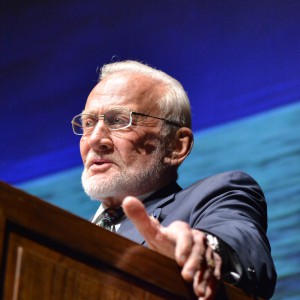 Buzz_Aldrin.CC58-featured-image