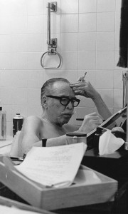 Screenwriter Dalton Trumbo (A&S ex’28) took his work everywhere. Here, in his bathtub, 1969. Photography courtesy of Mitzi Trumbo.