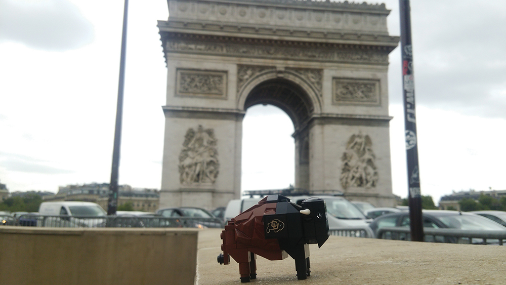Ralphie-Arc-de-Triumphe_web
